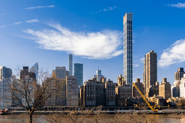 New York City Skyline Roosevelt Island East River Cranes River — Stock Photo, Image