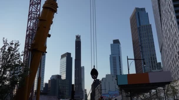 New York April 2022 Constructions Development Site Workers Tower Crane — Stok video