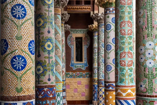 Barcelona Spain April 2022 Colorful Columns Floral Pattern Terrace Palau — Stockfoto