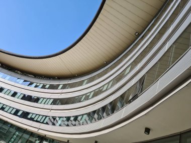 Luigi Einaudi Kampüsü, Torino Üniversitesi 'nin Dora Nehri üzerinde oldukça modern bir mimari kompleks.