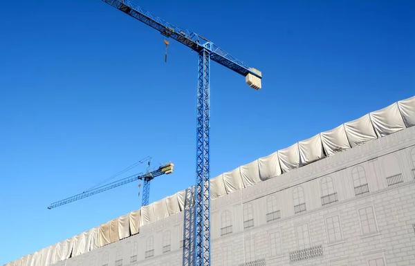 Grandes Grandes Grues Construction Donnant Sur Palais — Photo