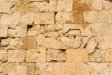 Akropolis 'in harabelerinde desenli duvar