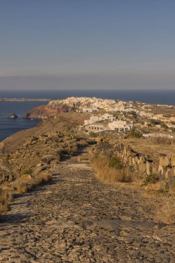 Şehir uzaklarda, Santorini, Yunanistan