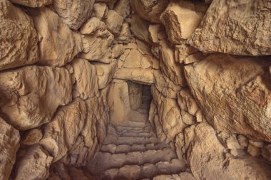 Yunanistan 'ın Mycenae kentindeki tünelde Masonluk çalışmaları