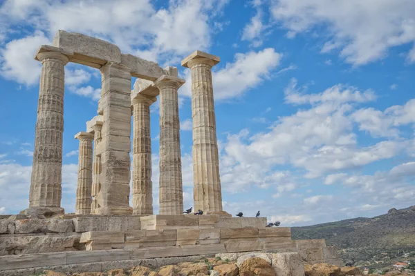 Poseidon Tapınağı Nın Mavi Gökyüzü Bulutları Sounion Yunanistan — Stok fotoğraf