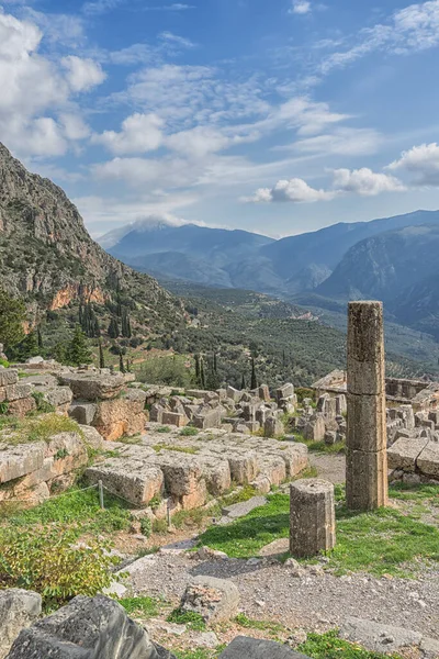 Vista Través Las Ruinas Delfos Con Montañas Fondo — Foto de Stock