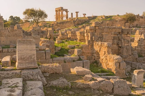 Vista Las Ruinas Corinto Con Templo Apolo Fondo Grecia — Foto de Stock