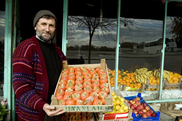 Proprietario del negozio di frutta — Foto Stock