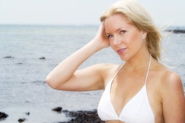 Sahilde duran modeli