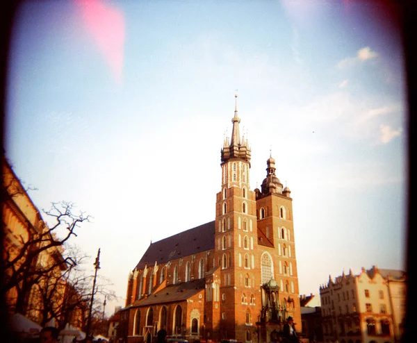 St mary's rynek glowny eski kasaba krakow Polonya Kilisesi. — Stok fotoğraf