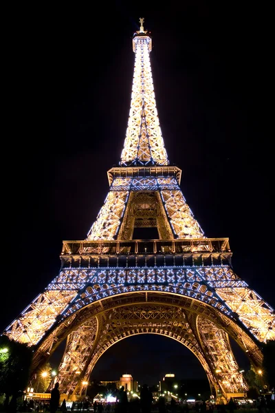 The Eiffel Tower at night Paris France. — Stock Photo, Image