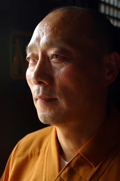 Buddhist  Monk Meditates — Stock Photo, Image