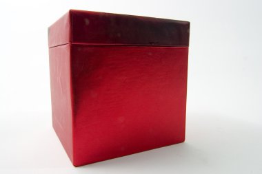 Kırmızı hediye kutusu