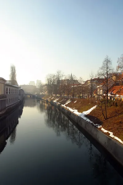 O rio ljubljanica — Fotografia de Stock