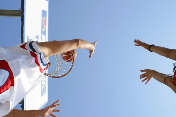 Ballen i ringen – stockfoto