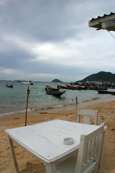 White Chairs on the Beach — Stock Photo, Image