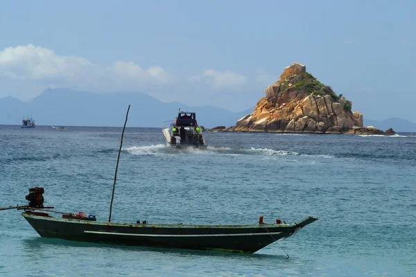 Bir balıkçı teknesi — Stok fotoğraf