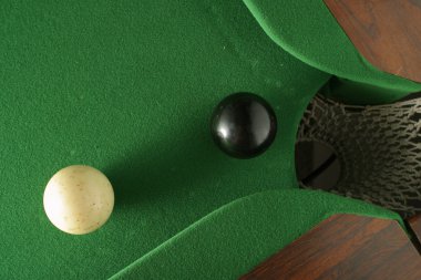 Bilardo düz tek atış