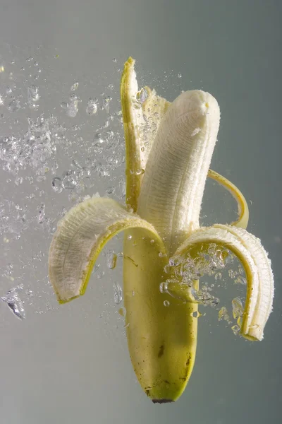 バナナとスプラッシュ水します。 — ストック写真
