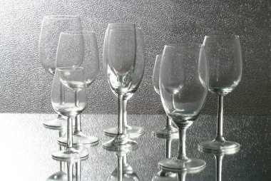 boş şarap bardakları