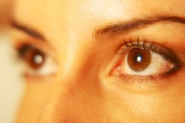 insan siyah gözleri