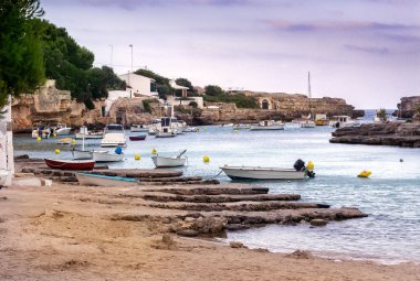 Deniz loch, menorca gemilerde