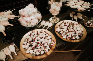 Partide çikolata vardı.