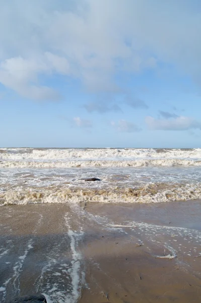 Maré alta na praia — Fotografia de Stock