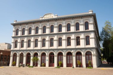 Los Angeles, California - ABD - 7 Temmuz 2021 Los Angeles şehir merkezindeki tarihi Pico House. Pio Pico tarafından inşa edildi, Meksika yönetimindeki son Kaliforniya valisi..