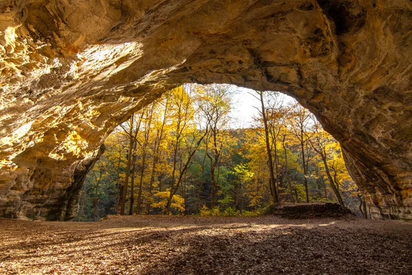 Council Overhang Sabahın Erken Saatlerinde Sonbahar Sonbahar Renkleriyle Rock Eyalet — Stok fotoğraf