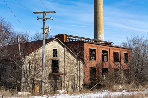 铁路线旁边废弃的工业建筑 美国伊利诺伊州Lasalle县 — 图库照片