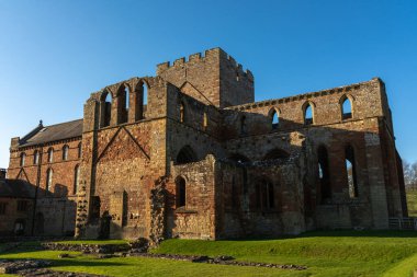 Lanercost Manastırı 1165 ve 1174 yılları arasında Augustinian toplarını barındırmak için Robert de Vaux tarafından kuruldu. Lanercost, Brampton, İngiltere.
