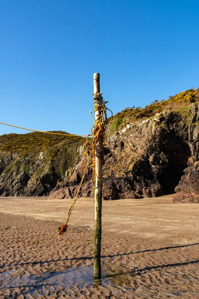 桑迪希尔海滩鲑鱼陷阱里的牛排和绳索 苏格兰Sandyhills Dumfries和Galloway — 图库照片