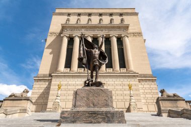 The Indiana World War Monument in the sunlight on a hot summer day.  Indianapolis, Indiana.