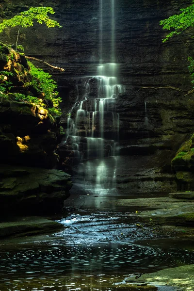 Water Flowing Lake Falls Mid Summer Day Matthiessen State Park — Zdjęcie stockowe