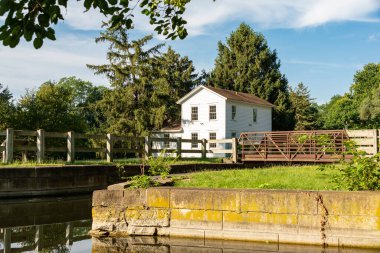 Early morning at the locktenders house located at lock 8 on the I & M canal.  Aux Sable, Illinois, USA.