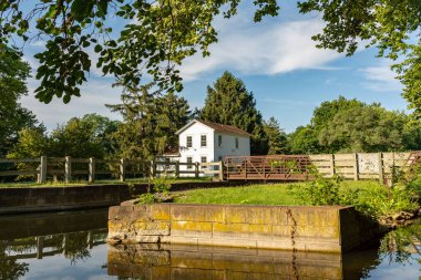 Early morning at the locktenders house located at lock 8 on the I & M canal.  Aux Sable, Illinois, USA.