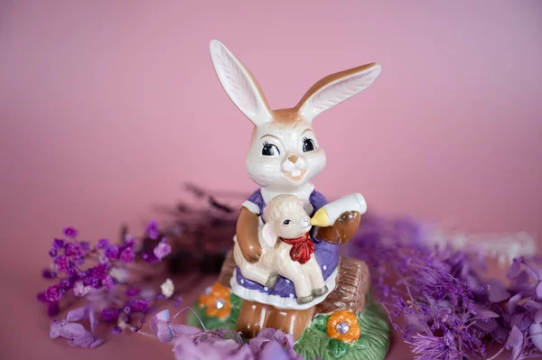 Mrs Rabbit Feeds Little Sheep Porcelain Figurine Decorated Spring Greetings — Stock Photo, Image
