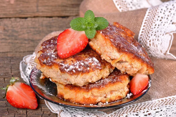 Krep peynir çilek ile