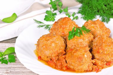 Domates soslu köfte. 