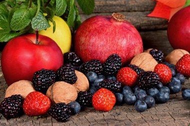 Meyveler ve meyveler 