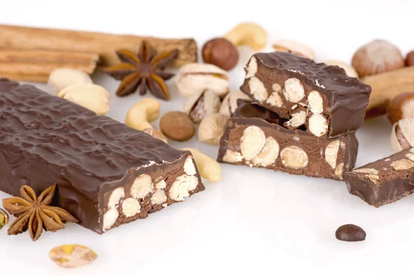 Mørk chokolade med nødder - Stock-foto