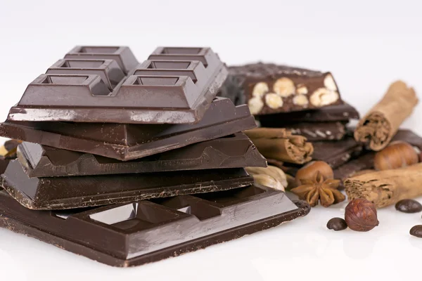 Gorzkiej czekolady z orzechami — Zdjęcie stockowe