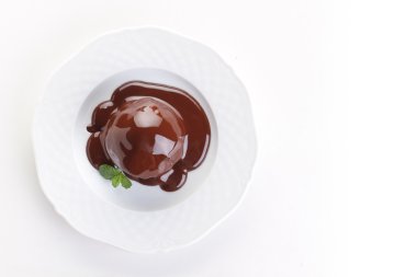 çikolata tatlı krem peynir ile