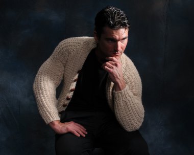 seksi bir adam düşünüyorum