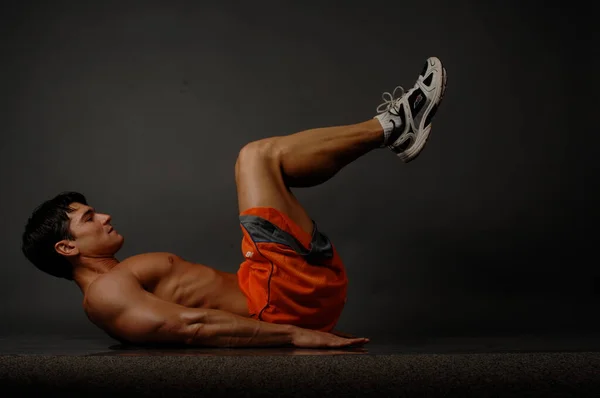 Sexy Fitnessman Poseert Voor Foto — Stockfoto