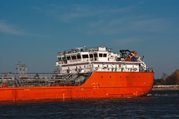 Oranje Vrachtschip Het Meer Oktober 2021 Lake Ladoga Shlisselburg Rusland — Stockfoto