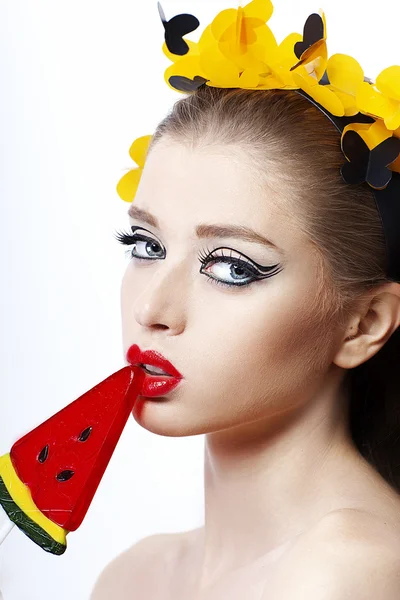 Woman eating ice cream — Stock Photo, Image