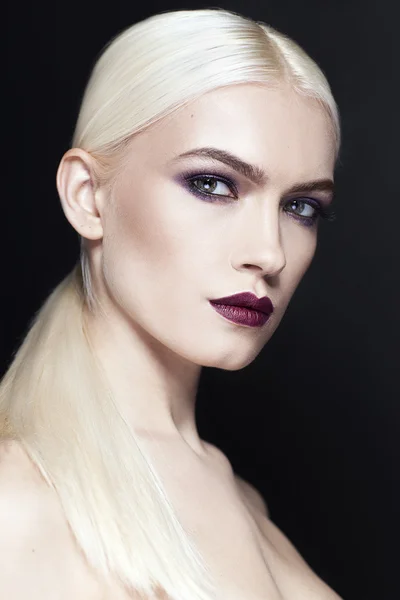 Modell mit professionellem Make-up. — Stockfoto