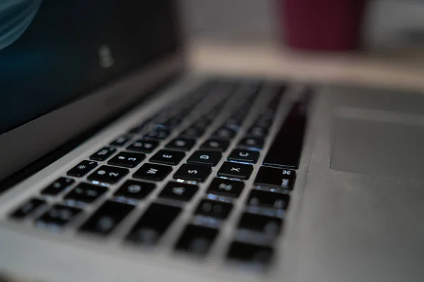 Perspective Keyboard Laptop Black White Blur Selective Focus — Fotografia de Stock